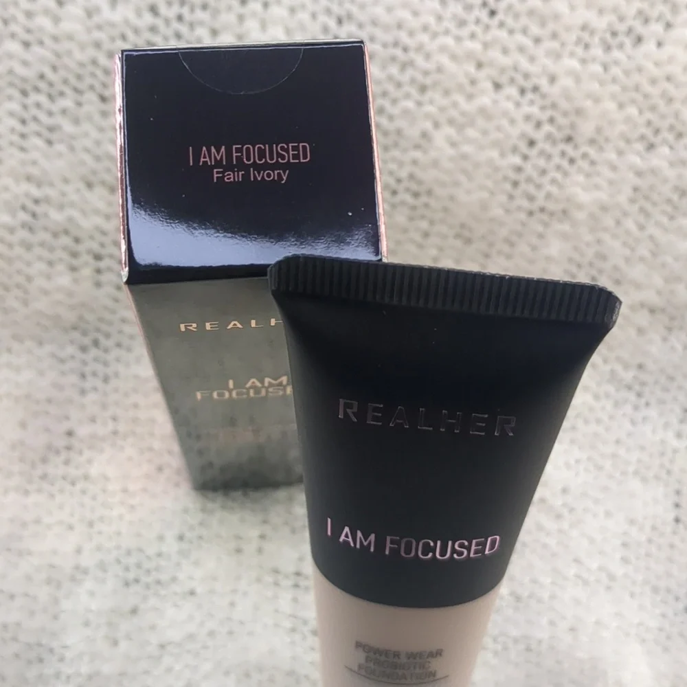 RealHer Foundation in Fair Ivory (I AM FOCUSED), 35ml/1.2fl oz